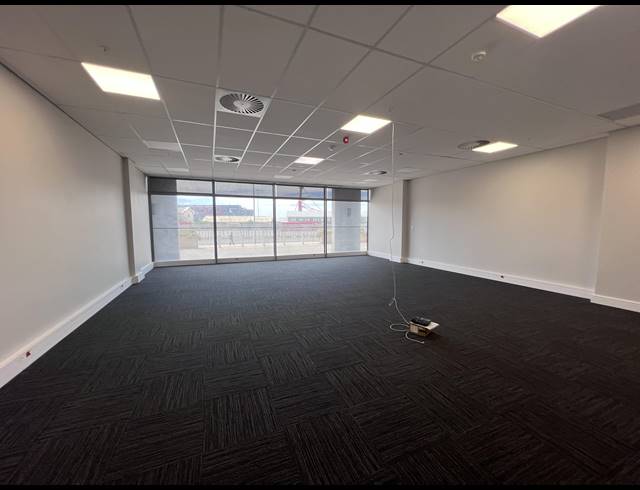 113M² OFFICE TO LET IN FORESHORE